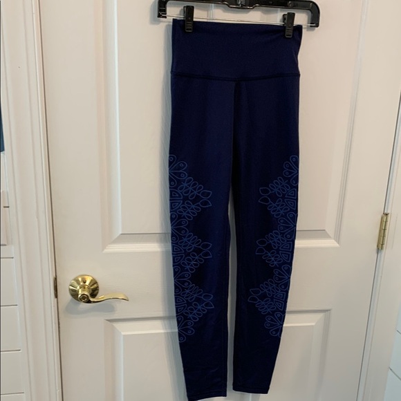 Arie Navy Blue High-Waisted Leggings with Royal Blue Pattern size S - Picture 1 of 8